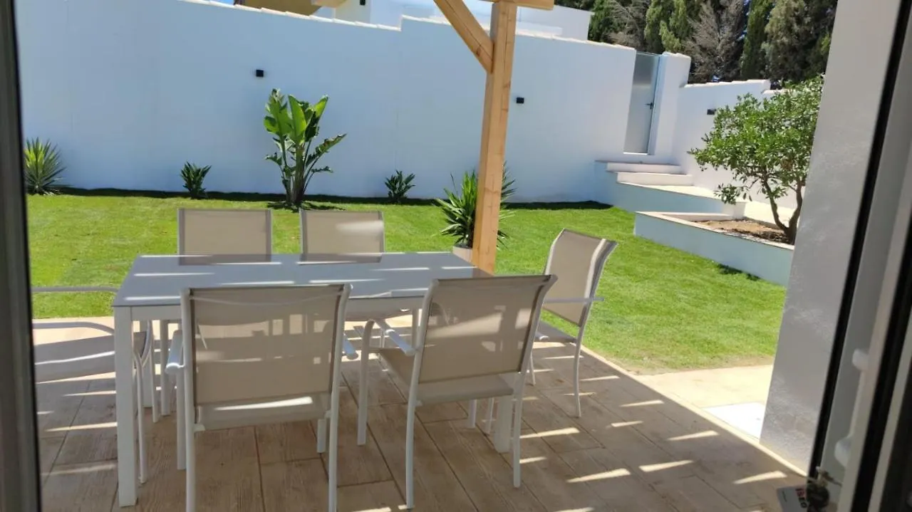 Palapa Garden Alojamientos, Piscina Privada Y Cerca Del Mar Chiclana de la Frontera 0*,  Spain